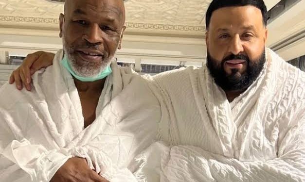 Mike Tyson Umroh Bareng DJ Khaled