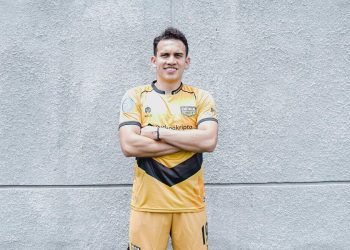 Egy Maulana Vikri Resmi Kenakan Seragam Dewa United FC