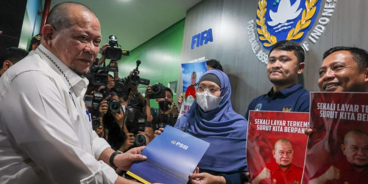 La Nyalla Bertekad Berantas Mafia Bola dan Bawa Timnas Berprestasi