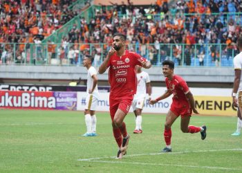 Kalahkan PSM 4-2, Persija Berdiri di Puncak Klasemen