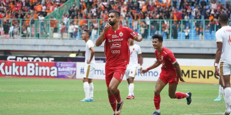 Kalahkan PSM 4-2, Persija Berdiri di Puncak Klasemen