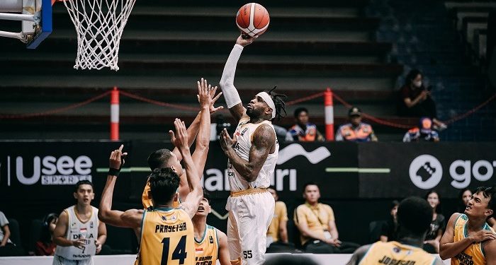 Ramon Galloway Bawa Dewa United Banten Atasi Satya Wacana