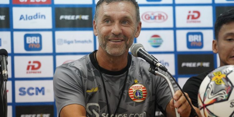 Hasrat Thomas Doll Bawa Persija Raih Kemenangan