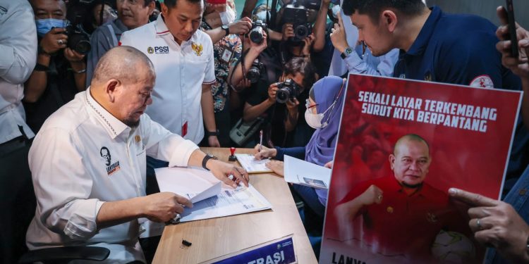 Pendaftaran Bakal Calon Ketua Umum PSSI Tampak Berbeda, Adilkah?