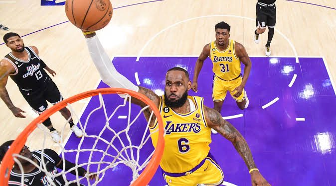 LeBron James Cetak 46 Poin, Lakers Tetap Kalah dari Clippers