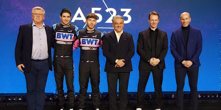 Zinedine Zidane Jadi Duta Merek Mobil Formula 1