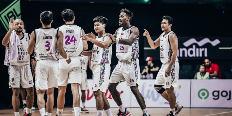 Bali United Basketball Jinakkan Satya Wacana