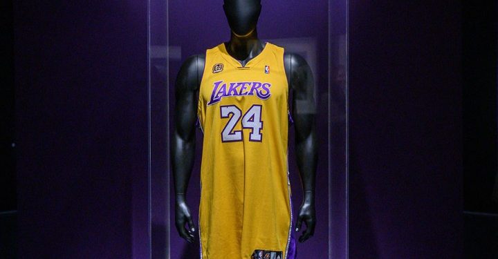 Jersey Kobe Bryant Segera Dilelang, Harga Mencapai Rp104 Miliar