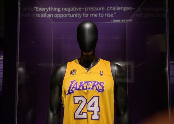 Jersey Mendiang Kobe Bryant Terjual Rp87,8 Miliar