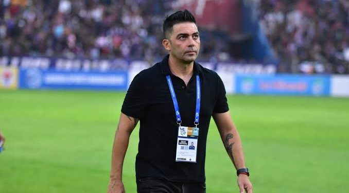 Javier Roca Jadi Korban Kemalangan Arema FC