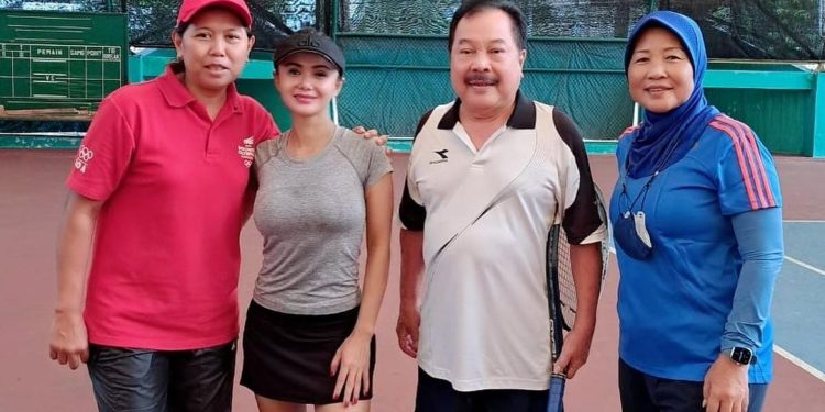 Usia Hanyalah Angka, Tampilan Yuni Shara Bak ABG