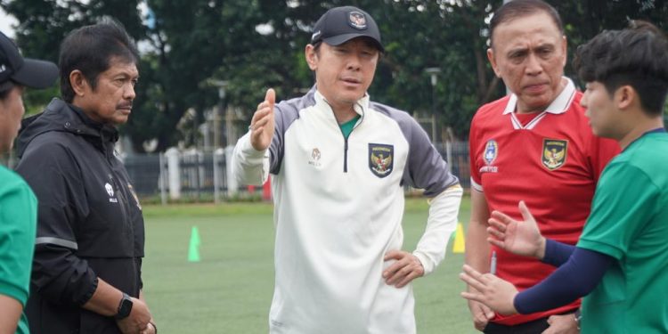 Shin Tae-yong Khawatir Soal Marselino Ferdinan dan Ronaldo Kwateh