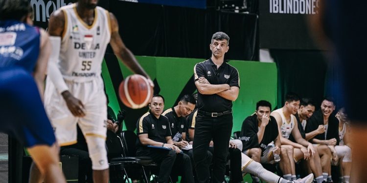 Coach Maxi Pulang Kampung, Kepelatihan Dewa United Jatuh ke Tangan Wendha Cs