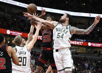 Milwaukee Bucks Amankan Posisi Teratas di Play Off NBA