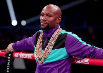 Floyd Mayweather Jr Bersiap Lawan Cucu Bos Mafia!