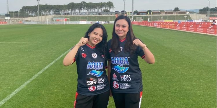 Kado Duo Srikandi Indonesia dari Barcelona Football Festival 2023