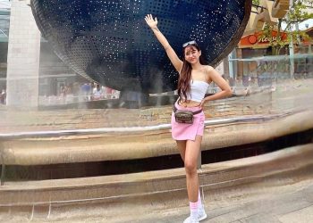 Pose Yolla Yuliana Berlibur di Singapura Bikin Warganet Salfok!