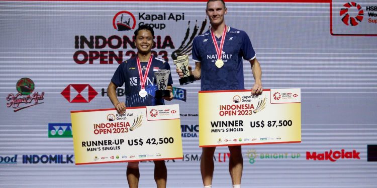 Ginting Tampil Maksimal, Axelsen Jauh Lebih Prima