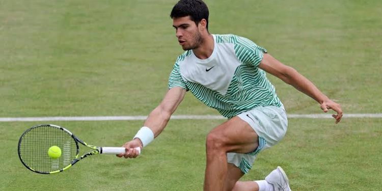Carlos Alcaraz Buru Gelar Pertama di Queen’s Club