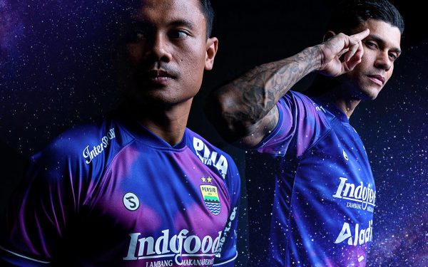 Gandeng Bobotoh, Persib Rilis Jersey Ketiga Bermotif Galaksi