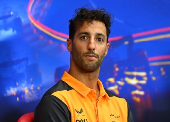 Daniel Ricciardo Ambil Alih Posisi Nyck De Vries Hingga Akhir Musim