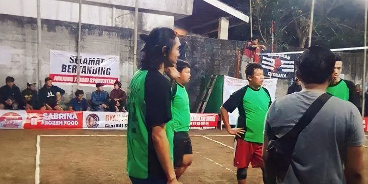 Aksi Duta Sheila on 7 Bermain Voli Bikin Warganet Kagum