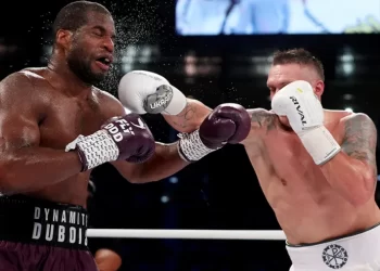 Kubu Daniel Dubois Ajukan Banding, Tak Rela Oleksandr Usyk Menang TKO