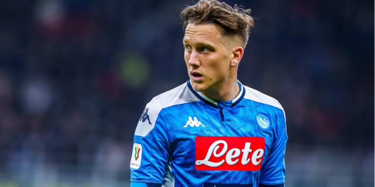 Al Ahli Goda Napoli untuk Ikhlaskan Piotr Zielinski