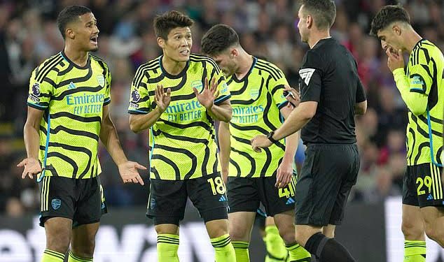 Takehiro Tomiyasu Kartu Merah, Mikel Arteta Kritik Kepemimpinan Wasit