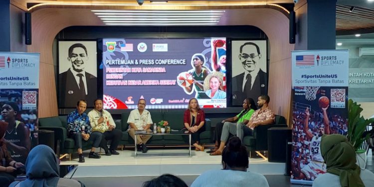 Mantan Pebasket NBA ‘Stephen Howard’ Kunjungi Samarinda