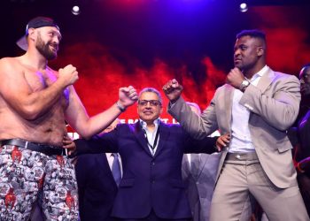 Tyson Fury Bersedih, Mike Tyson Latih Francis Ngannou