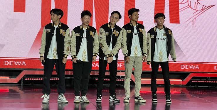 Cetak Sejarah! Dewa United Esports Raih Tiket Playoffs MPL ID S12