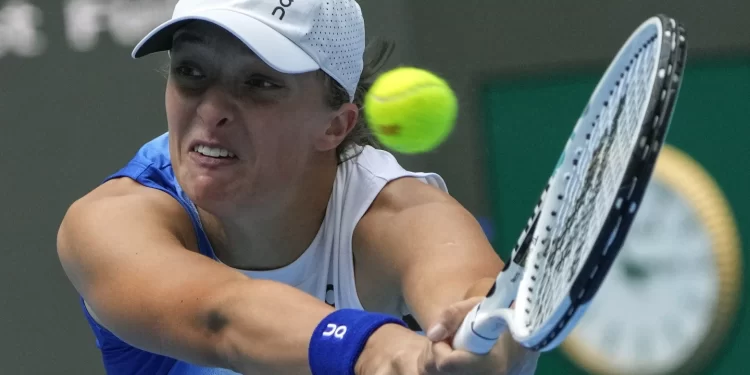 Iga Swiatek Berhasil Kalahkan Marketa Vondrousova di WTA Finals