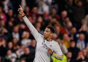 Jude Bellingham saat mengenakan jersi nomor 5 seperti Zinedine Zidane [X / @realmadrid]