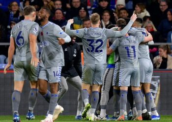 Para Pemain Everton Melakukan Selebrasi [Everton X @Everton]