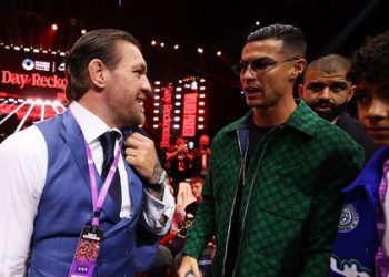 Cristiano Ronaldo dan McGregor Nonton Tinju Bareng di Kingdom Arena