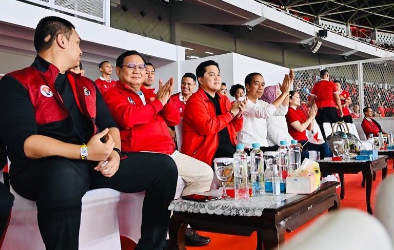 Prabowo Subianto saat menyaksikan Piala Dunia U-17 [Instagram: @prabowo]