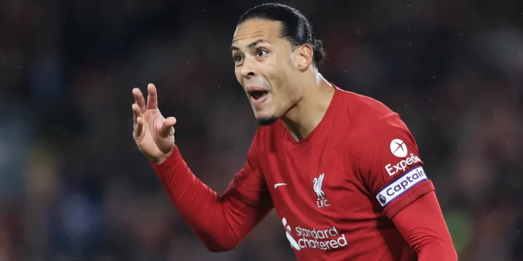 Virgil van Dijk saat Liverpool bersua Manchester United [TalkSport/Getty Images]
