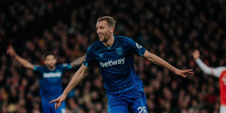West Ham Jungkalkan Arsenal, Liverpool Nyaman di Puncak Klasemen