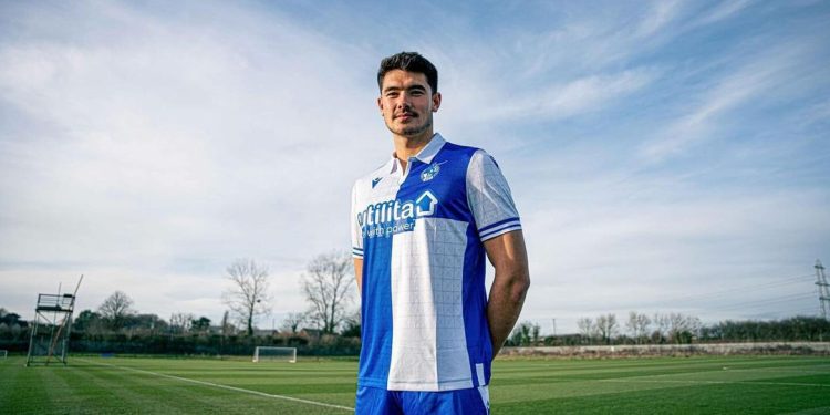 Elkan Baggott diperkenalkan sebagai pemain baru Bristol Rovers (IG/@elkanbaggott)