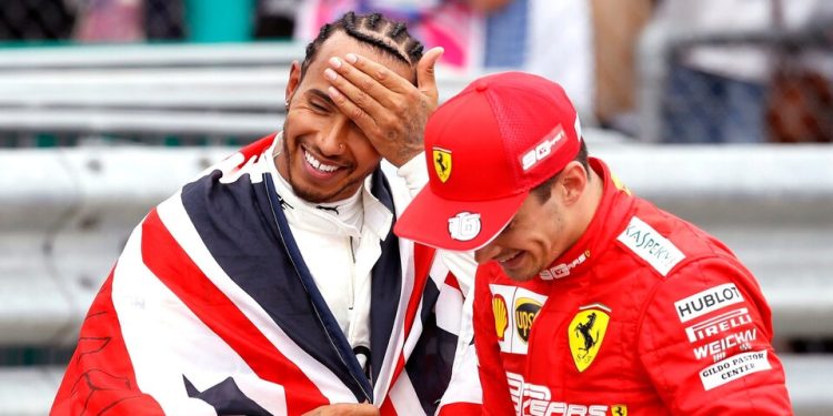 Lewis Hamilton Menyebrang ke Ferrari, Gajinya Meningkat Drastis!