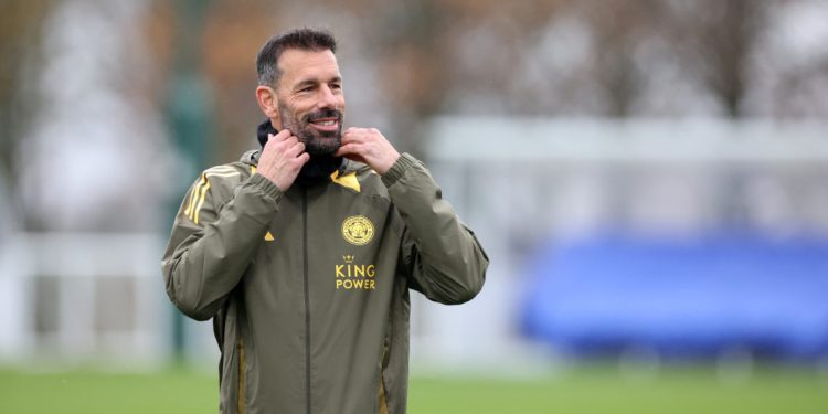 Debut Apik Ruud van Nistelrooy, Leicester City Kalahkan West Ham