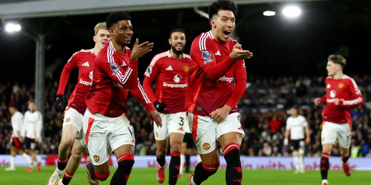 Lisandro Martinez Antar Manchester United Tundukkan Fulham