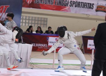 Atlet Indonesia sedang berlatih untuk mengikuti Kejuaraan Anggar Asia 2025