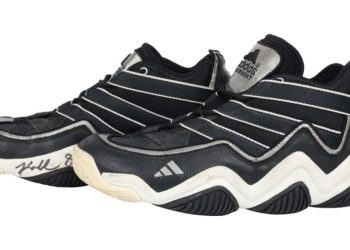 Sepatu Debut Kobe Bryant di NBA Terjual Rp3,9 Miliar