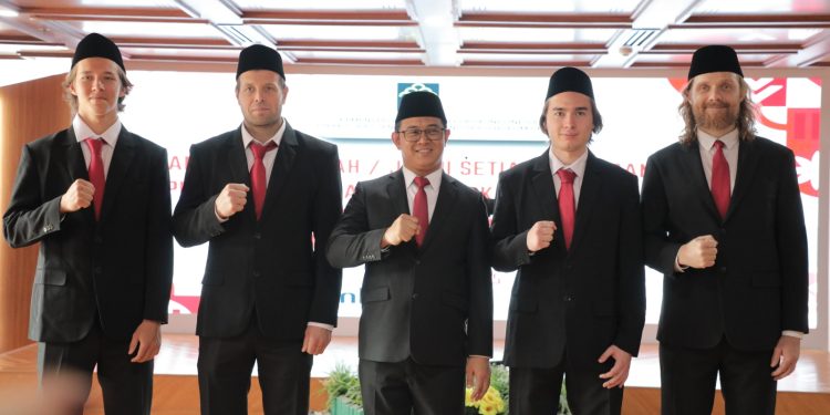 4 atlet Rusia resmi menjadi WNI untuk membela Timnas Hoki Es Indonesia