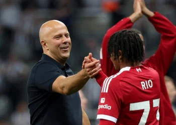 Pelatih Liverpool, Arne Slot dan Rio Ngumoha