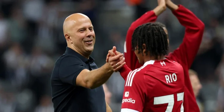 Pelatih Liverpool, Arne Slot dan Rio Ngumoha