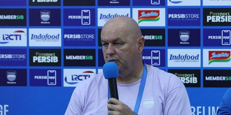 Pelatih Persib Bandung, Bojan Hodak