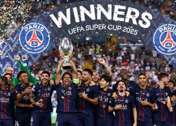 Para pemain PSG lakukan selebrasi usai juara Piala Super Eropa 2025
